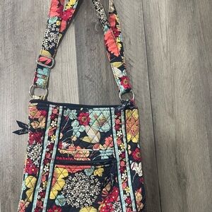 Vera Bradley Happy Snails Retired Print Crossbody Quilted Hipster Purse